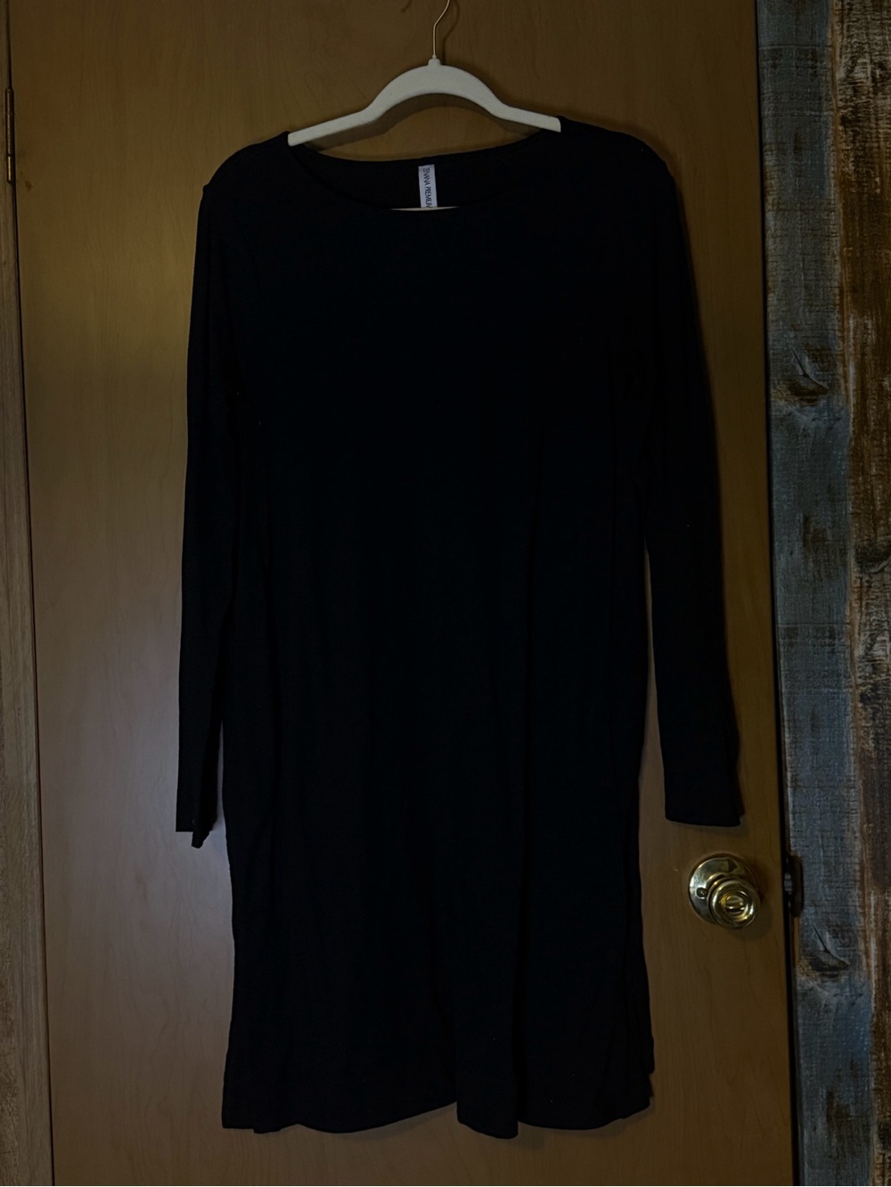 Zenana Outfitters Black Long Sleeve Shift Dress